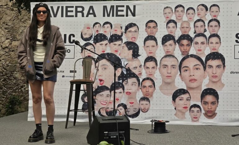 Javiera Mena revive Esquemas Juveniles a 20 años de su lanzamiento