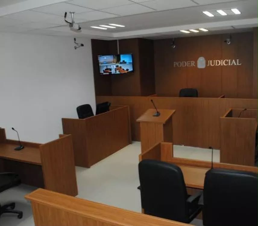 INTERPOL LO TRAJO, PERO SIGUE EN LIBERTAD: JUEZ SEGOVIA Y VÍNCULO SEÑALADO CON LANDY PAMPLONA, BAJO ESCRUTINIO EN CASO THEOJARIS