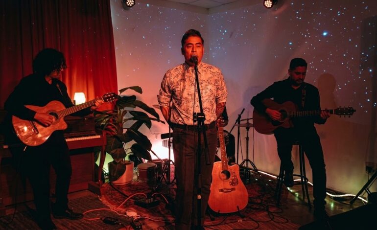 Bruno Danzza convierte el desamor en canción y presenta “Inalcanzable” en íntimo showcase