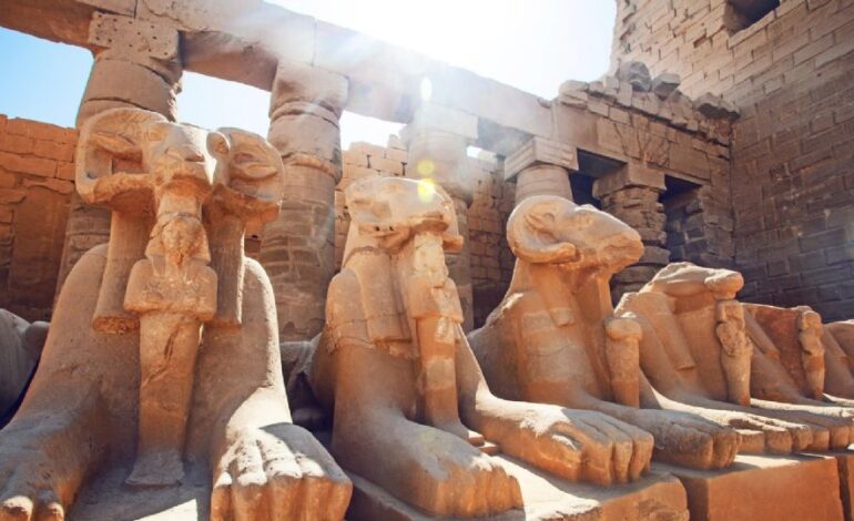 Egipto crea comité especial para recibir a quienes verán el eclipse total de Sol en agosto de 2027