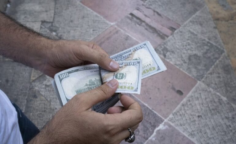 Se acelera el crecimiento del empleo en EU durante agosto; desocupación se estanca en 4.1%
