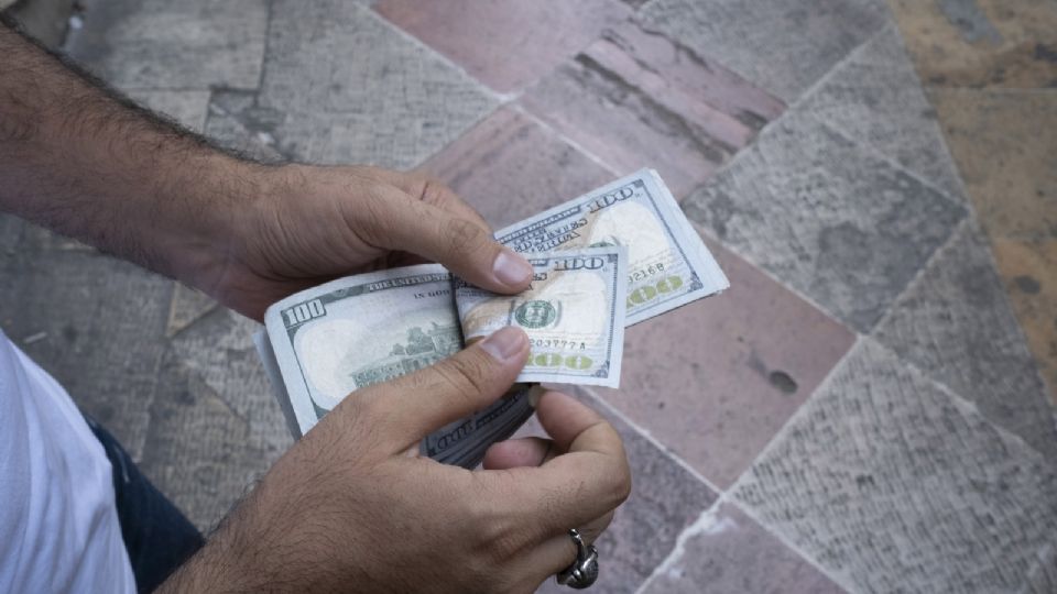 Se acelera el crecimiento del empleo en EU durante agosto; desocupación se estanca en 4.1%