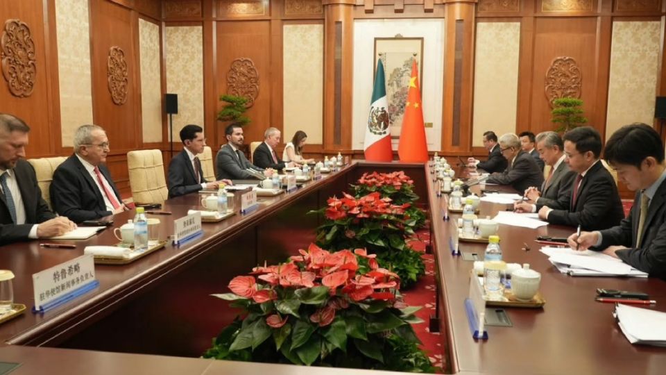 «La relación entre China y México no debe verse afectada por ningún tercero», afirma el ministro de Exteriores asiático