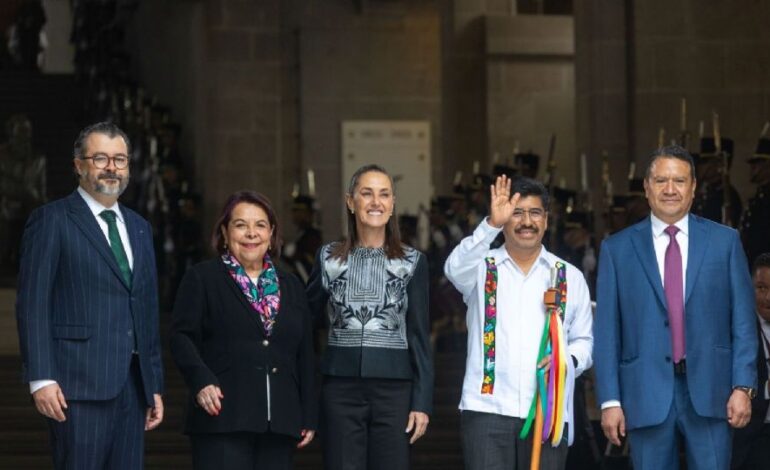 “Todavía le pueden bajar un poquito, yo pago mi teléfono”: Sheinbaum llama a la Corte a reducir sus gastos