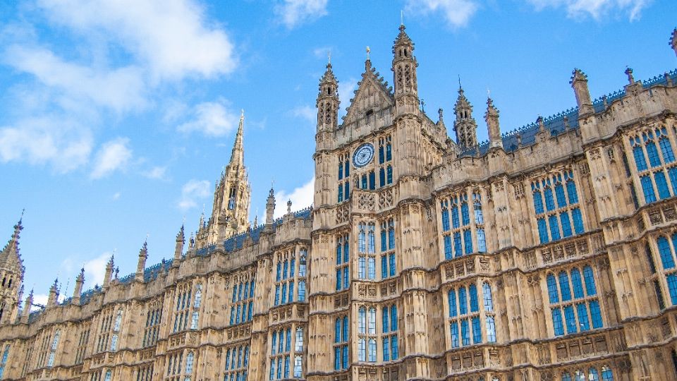 Rechazan eutanasia para enfermos terminales en parlamento del Reino Unido