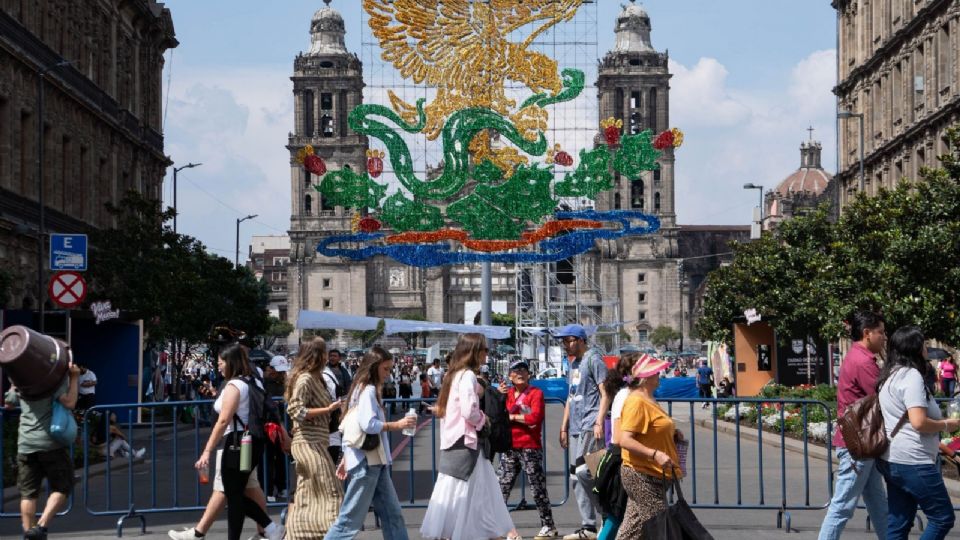 Implementan dispositivo de seguridad y cierran calles en el Centro de la CDMX previo al Grito de la Independencia