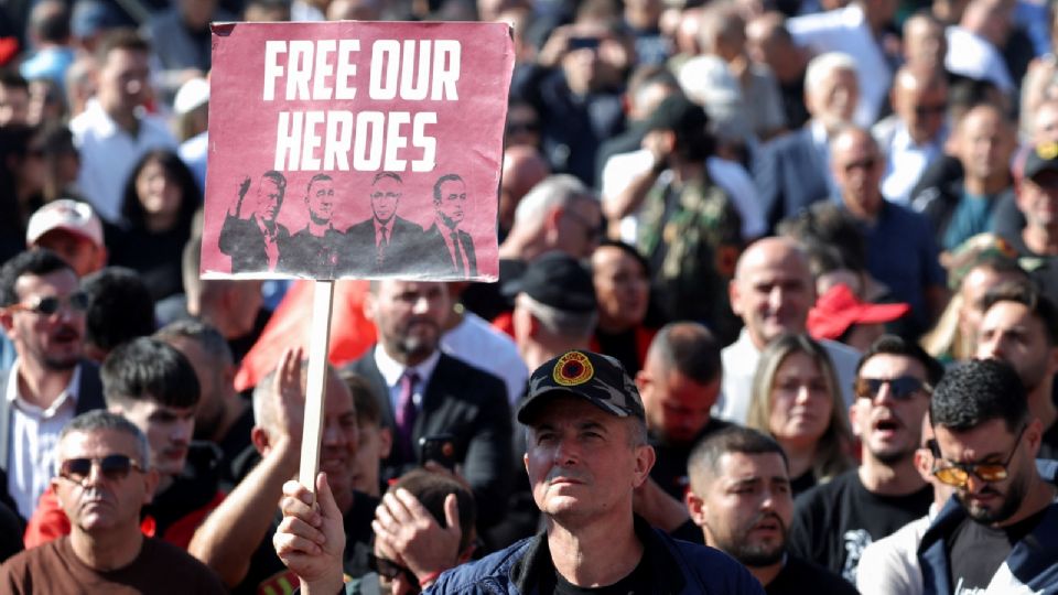 Condenan a 25 años de prisión al expresidente de Kosovo por cuatro crímenes de guerra