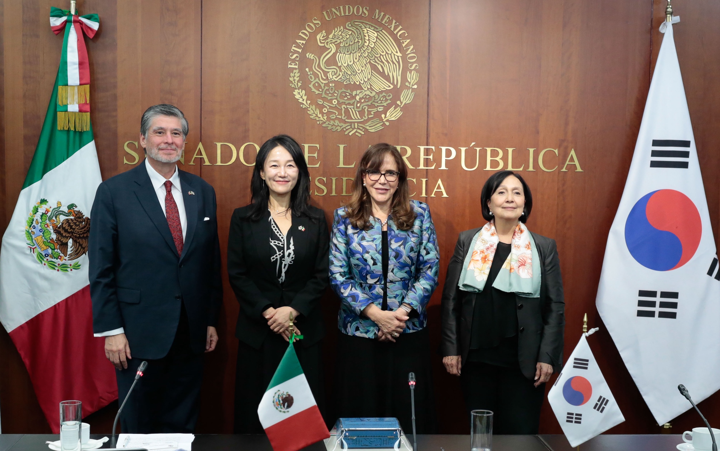 Yeidckol Polevnsky se reunió con la asambleísta de Corea Lee Jae-Jung