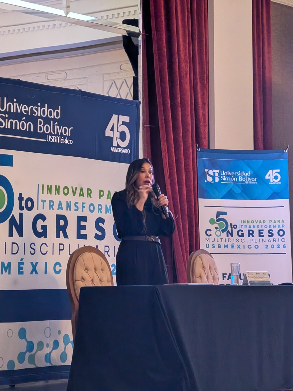 Laura Bringas impulsa la digitalización de los emprendimientos, así lo explica a jóvenes de la Universidad Simón Bolivar