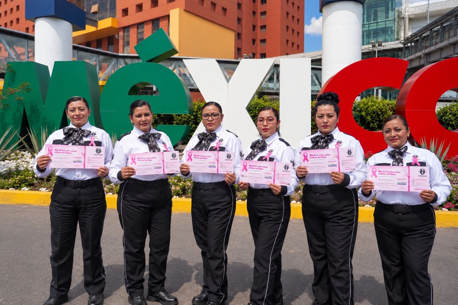 Cáncer de mama en México: guardias de seguridad acceden a mastografías gratuitas