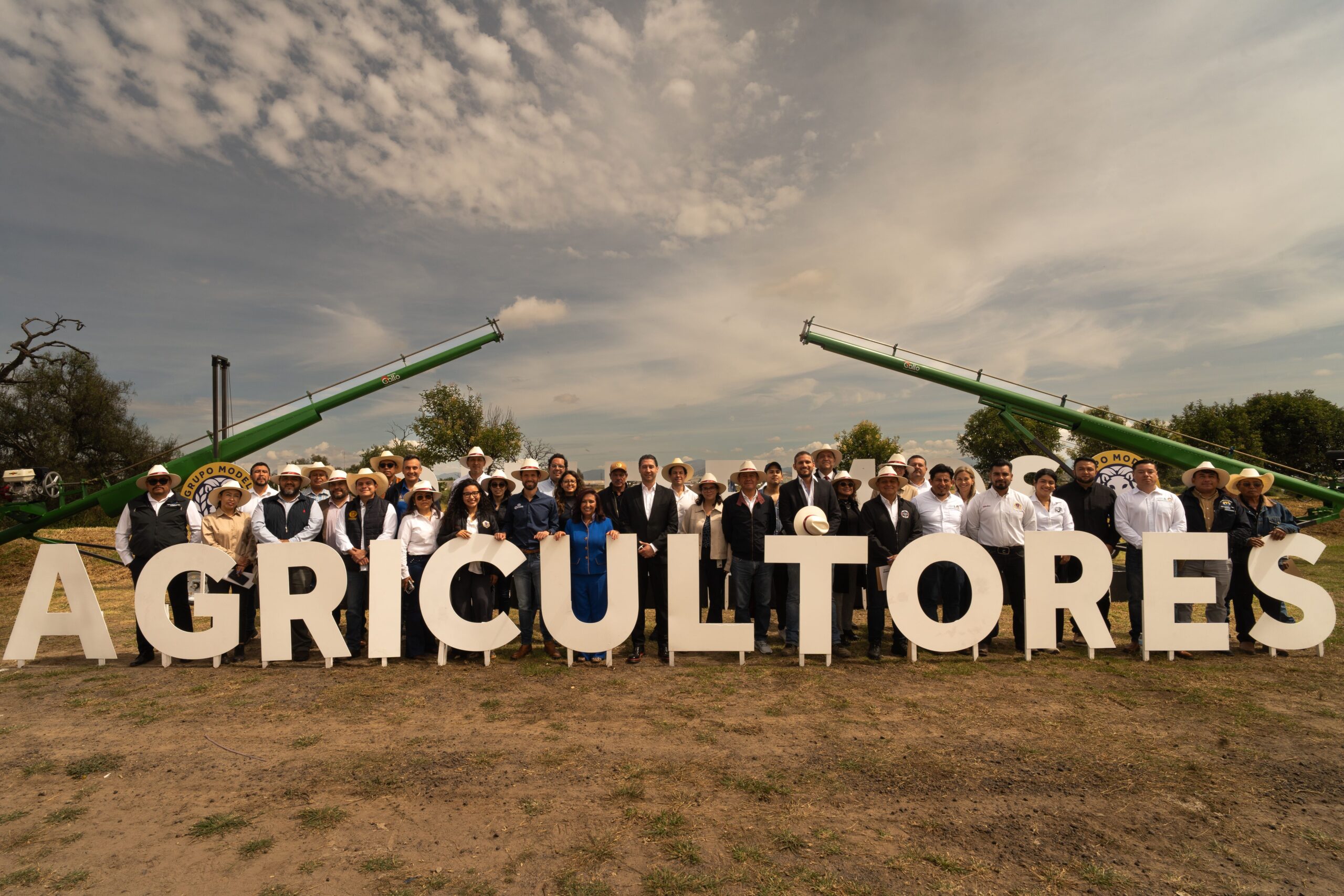 Grupo Modelo comprará 100 mil toneladas anuales adicionales de cebada nacional, a más tardar para el ciclo 2030, impulsando el crecimiento del campo mexicano 