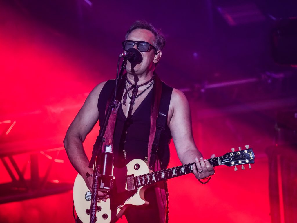 DefLeppard JJC 19oct26 086