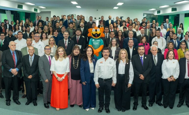 Encabeza el rector Damaso Anaya el 59 Aniversario de la FCAV