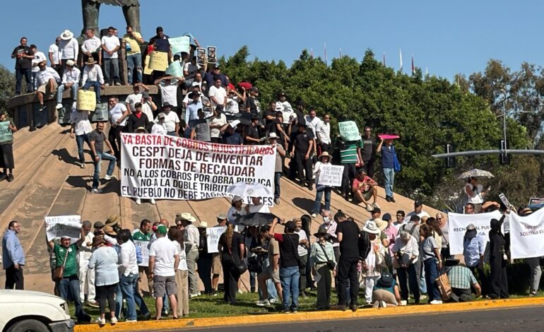 «Ya Estuvo»: Ciudadanos Marchan en Tijuana por Abuso de Cobro de Altos Impuestos, Extorsión e Inseguridad