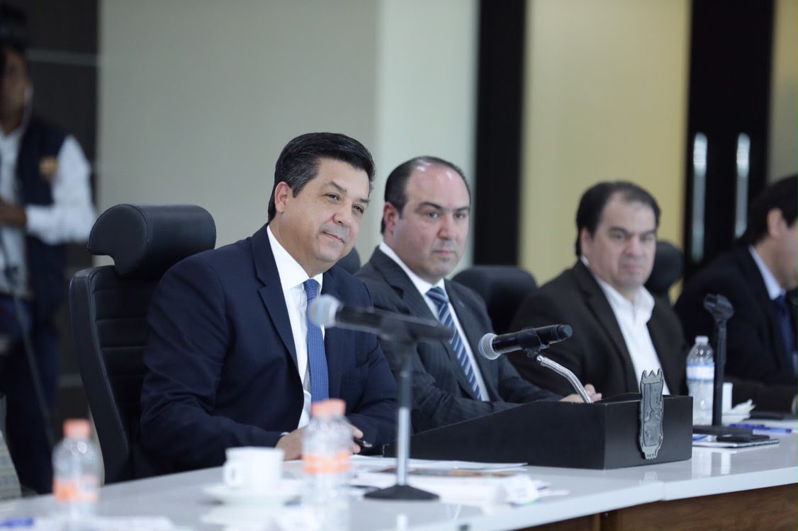 Otro exsecretario atribuye a Cabeza de Vaca órdenes sobre contratos; afirma que solo solicitaba servicios