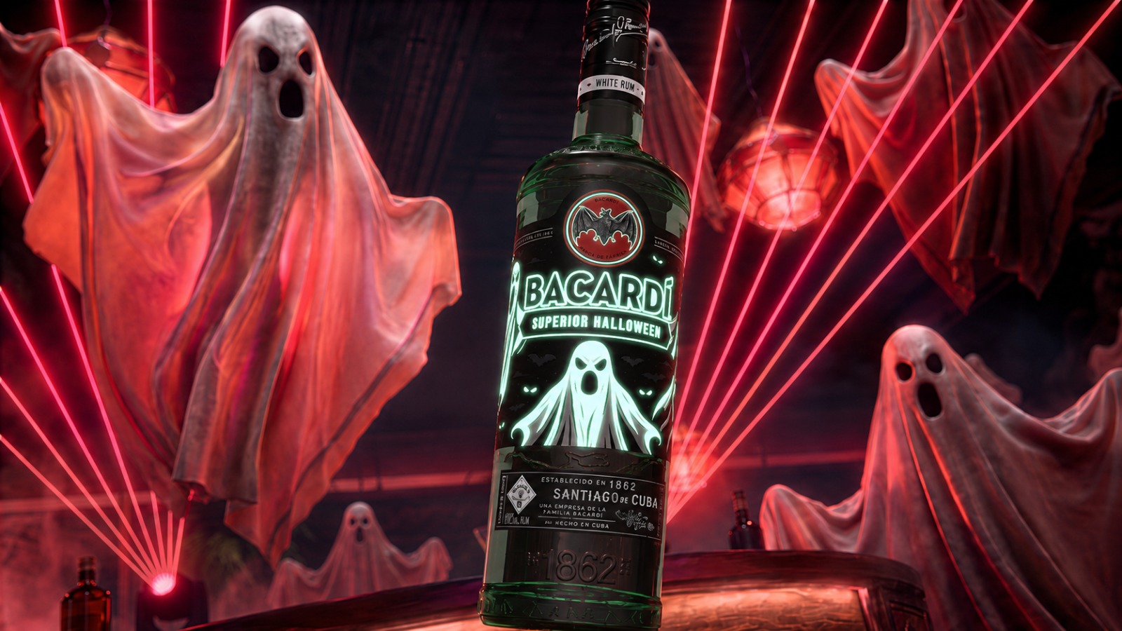 BACARDÍ vuelve a adueñarse de la noche de Halloween con una edición que brilla en la oscuridad