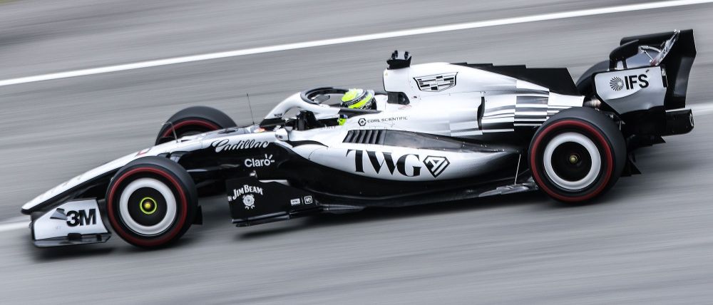 Checo termina 19º y explica por qué la estrategia de Cadillac se vino abajo