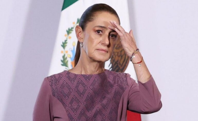 “No estoy de acuerdo con lo que le hicieron a la estatua de Calderón”: Sheinbaum critica la irrupción en Los Pinos