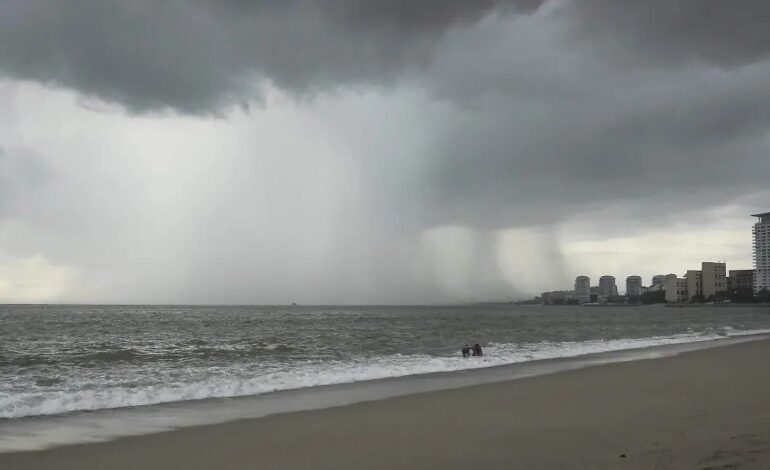 Se mantiene la alerta en Colima y Jalisco por el huracán «Trudy» ante lluvias intensas