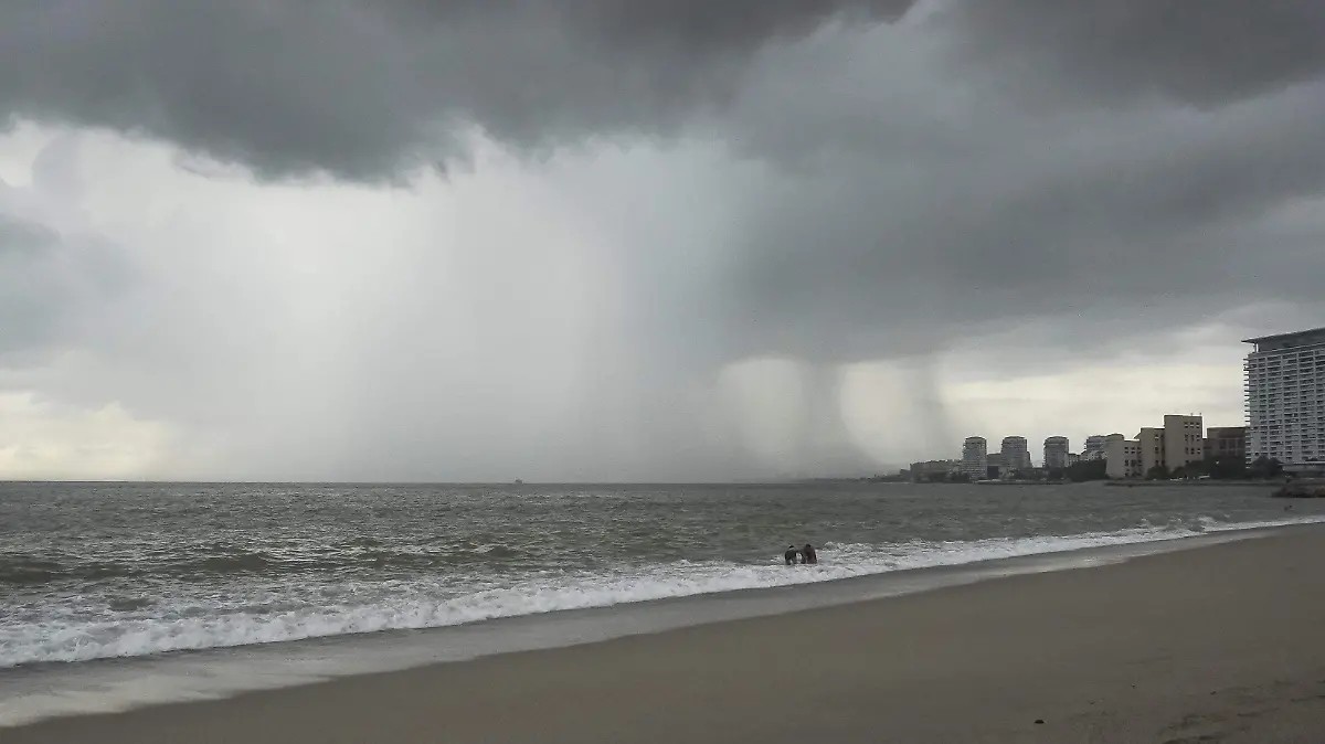 Se mantiene la alerta en Colima y Jalisco por el huracán «Trudy» ante lluvias intensas