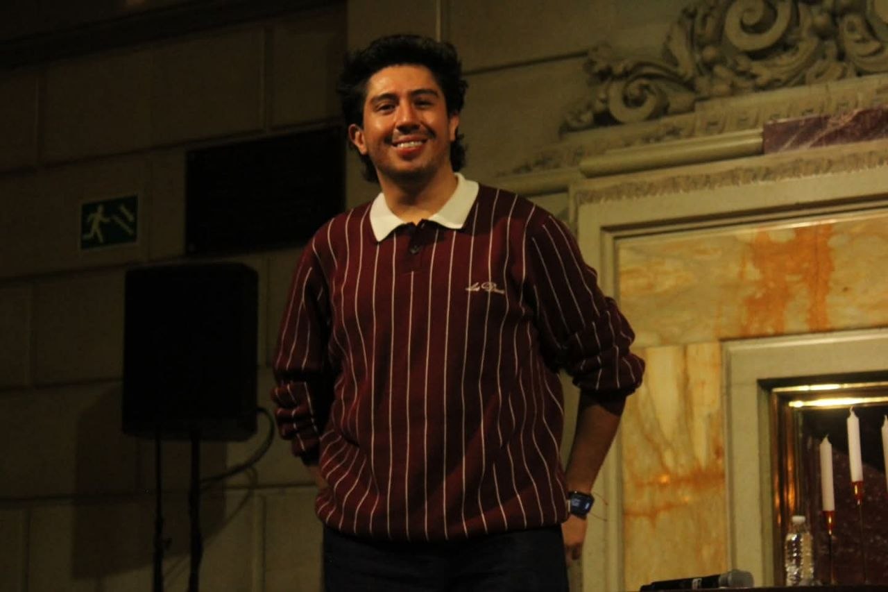 Daniel Sosa convierte Cosa Seria en una noche de stand up