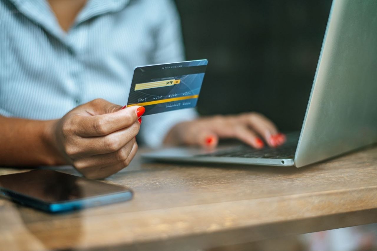 Debut bancario de Nu en México revela morosidad y créditos con CAT superior al 140%